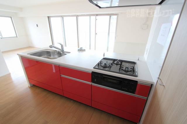 キッチン　ディスポーザー付きのシステムキッチンです。