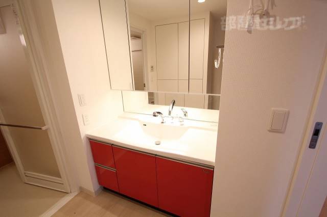 洗面設備　洗面脱衣スペースです。