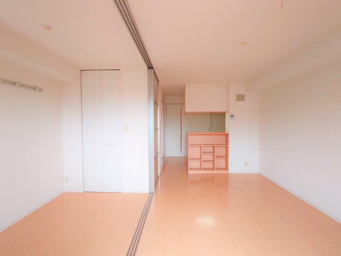 居室・リビング　明るいお部屋です。