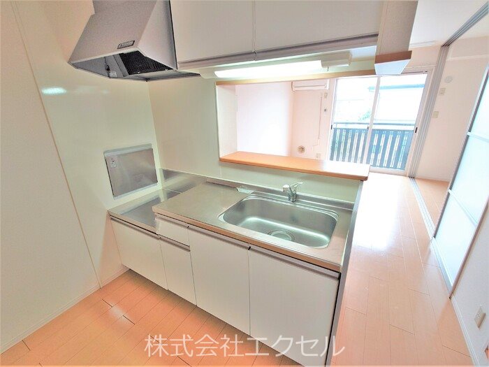 キッチン　人気の対面キッチンです。