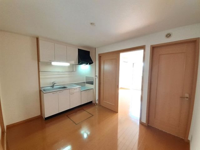 キッチン　※同タイプのお部屋になります。