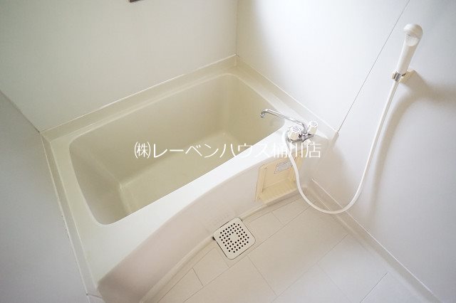 バス・シャワールーム　レーベンハウス桶川店へ　048-787-5511