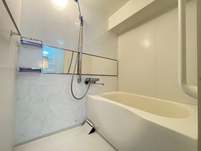 バス・シャワールーム　清潔感のあるお風呂で一日の疲れを癒しましょう。