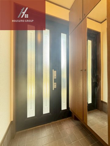 玄関　収納もある玄関です