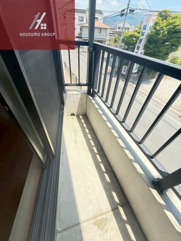 バルコニー　開放的で明るい空間を演出してくれるバルコニーです
