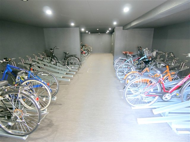 その他共有部分　屋根付きラック式の駐輪場
