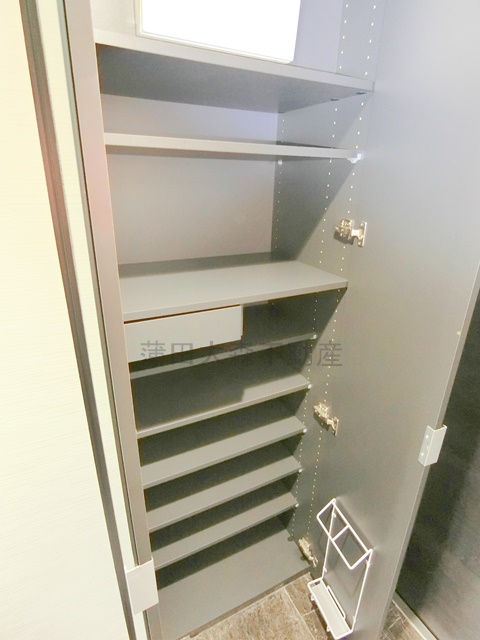 その他設備　玄関収納