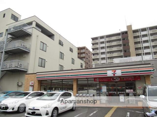 コンビニ　セブンイレブン（コンビニ）まで124m