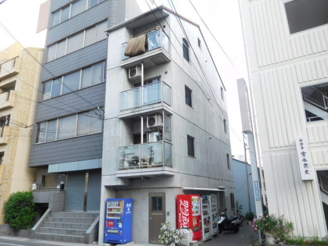 建物外観　コンクリート打ちっぱなしでお洒落です！