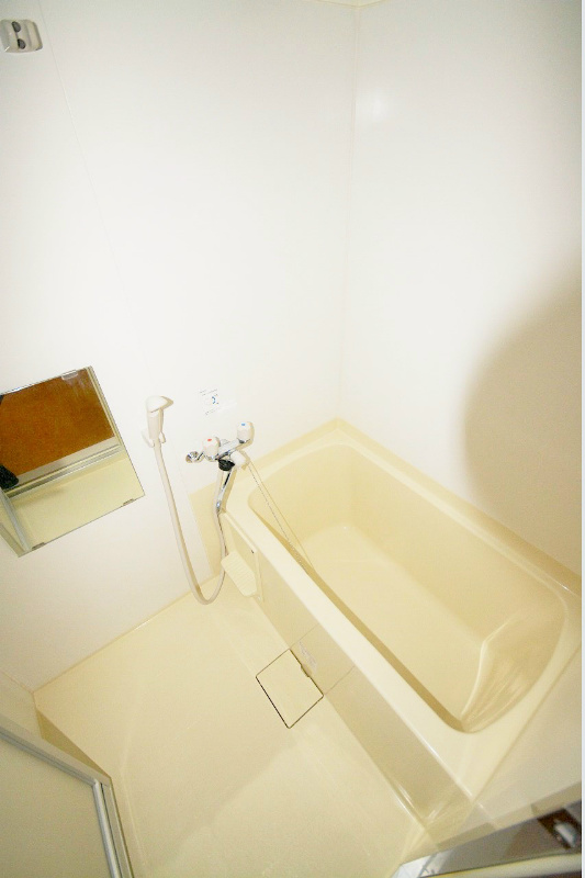 バス・シャワールーム　同じ物件の別号室の写真です。ご参考下さい。