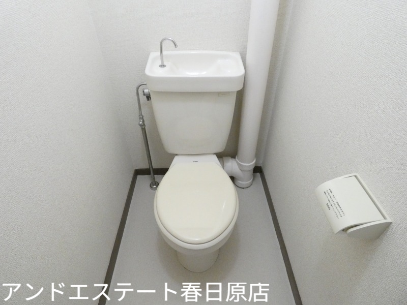トイレ　別号室の写真です