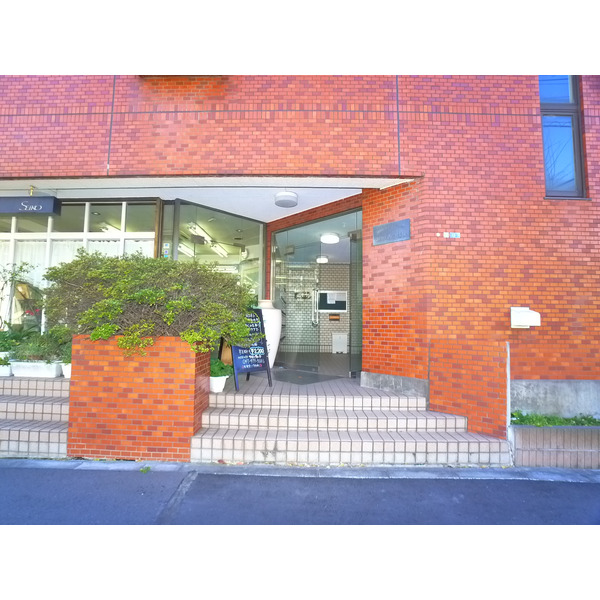 エントランス　同建築会社施工例になります。