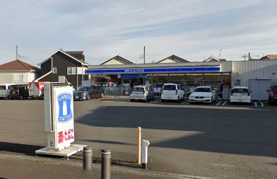 コンビニ　ローソン秦野戸川店（コンビニ）まで610m