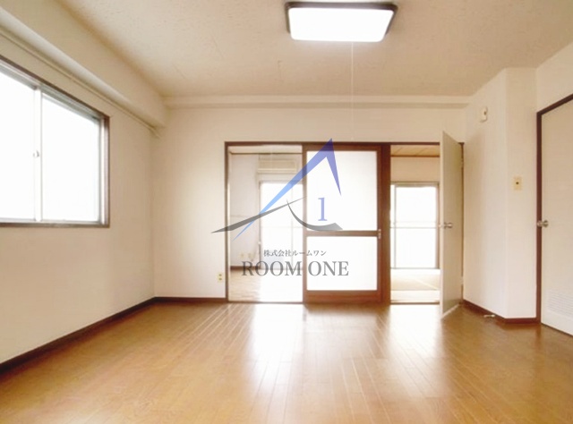 居室・リビング　洋室のお部屋です。