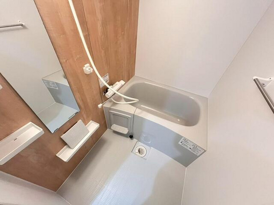 バス・シャワールーム　※別部屋の写真です