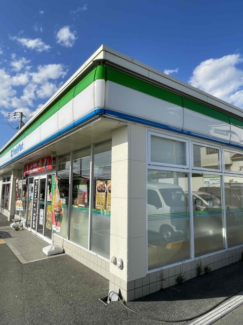 コンビニ　ファミリーマート　加古川稲屋店（コンビニ）まで689m