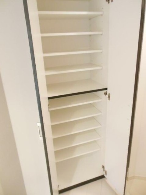 収納　シューズボックス