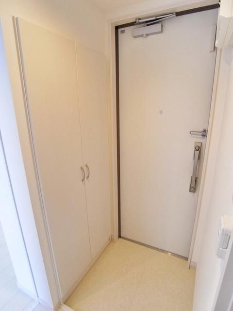 玄関　♪今日も一日頑張ろう♪