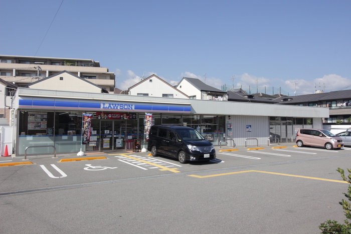 コンビニ　ローソン（コンビニ）まで350m