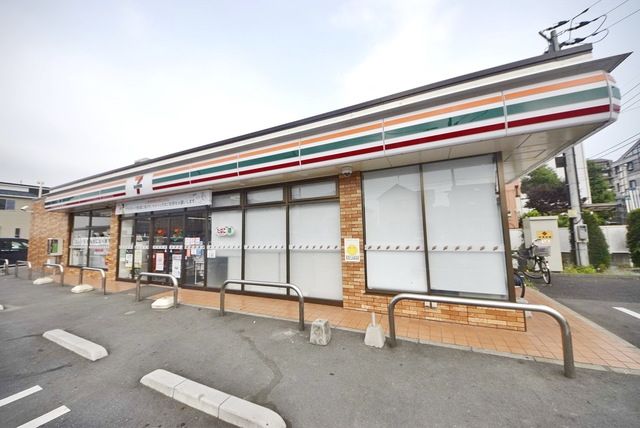 コンビニ　セブンイレブン草加金明通り店（コンビニ）まで99m