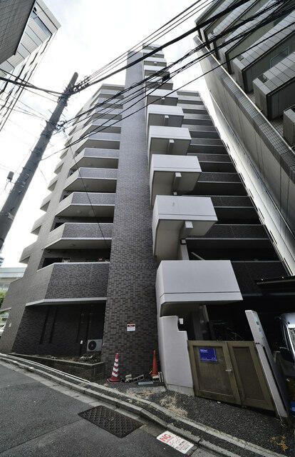 建物外観　鉄骨鉄筋コンクリート造・総戸数は65戸。ネット使用料無料♪
