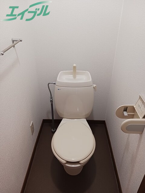 トイレ　同型参考写真