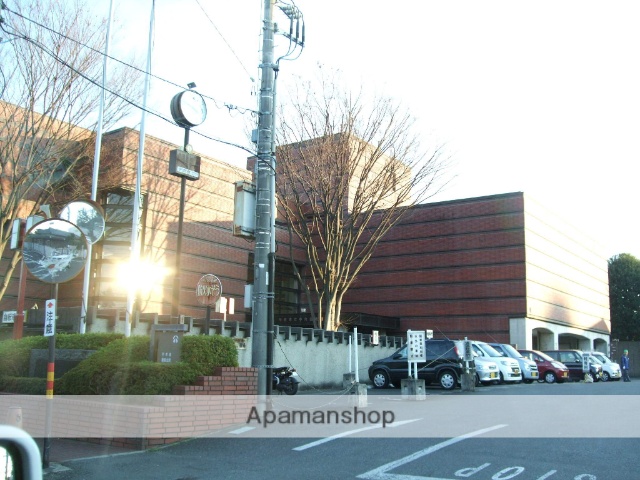 図書館　中央図書館（図書館）まで612m