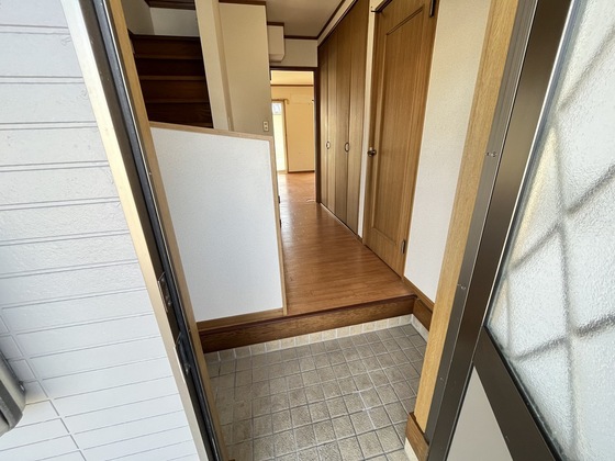 玄関　※別部屋の写真です