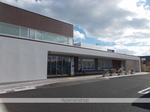 銀行　七十七銀行六丁目支店（銀行）まで4100m