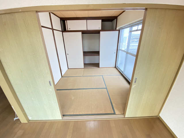 収納　リフォーム前の画像です
