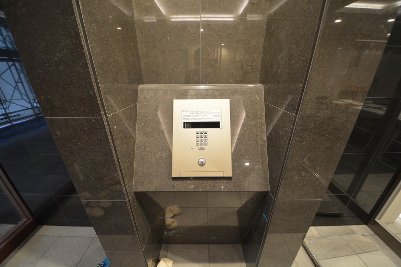 セキュリティ　プレサンス谷町リーベ　オートロック