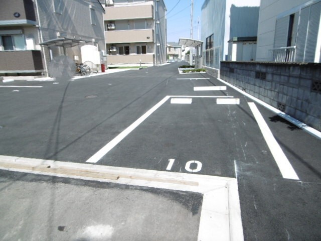 駐車場　敷地内駐車場（有料・要空き確認）