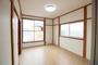 居室・リビング　６帖洋室です。大きな窓があり、大変明るいお部屋です ※前回募