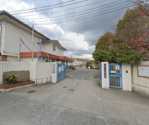 小学校　和泉市立芦部小学校（小学校）まで479m