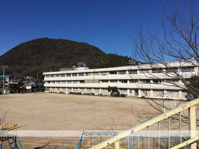 小学校　備前市立伊部小学校（小学校）まで727m