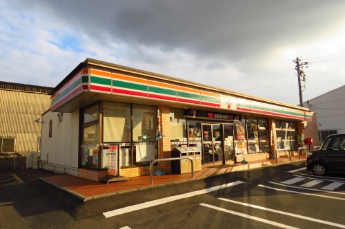 コンビニ　セブンイレブン福山曙町店（コンビニ）まで465m