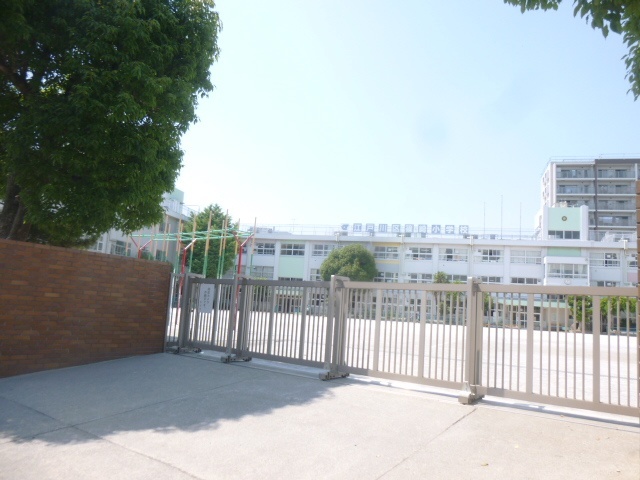 小学校　江戸川区立篠崎小学校（小学校）まで641m