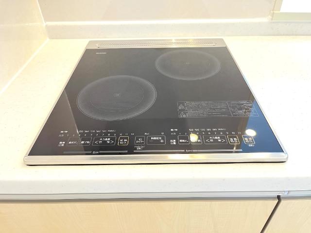 キッチン　IHクッキングヒーター
