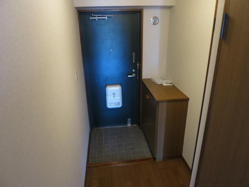 グランブルー本郷の玄関写真