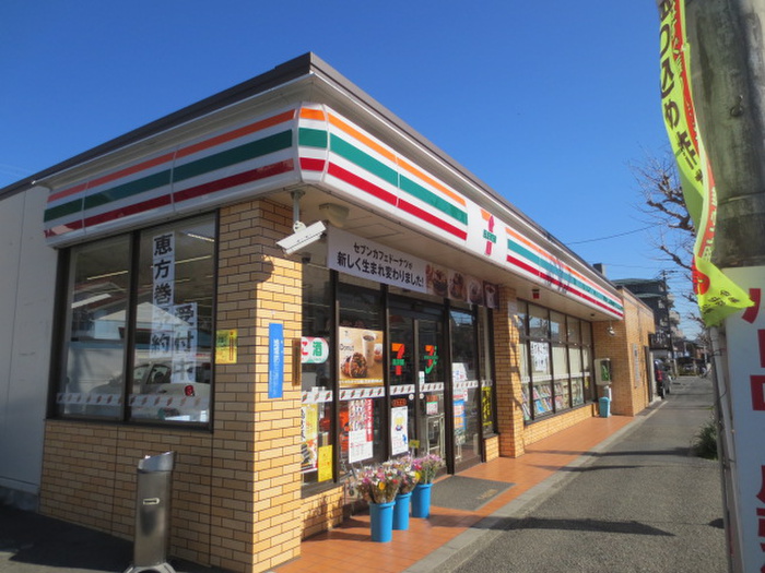 コンビニ　セブンイレブン（コンビニ）まで66m