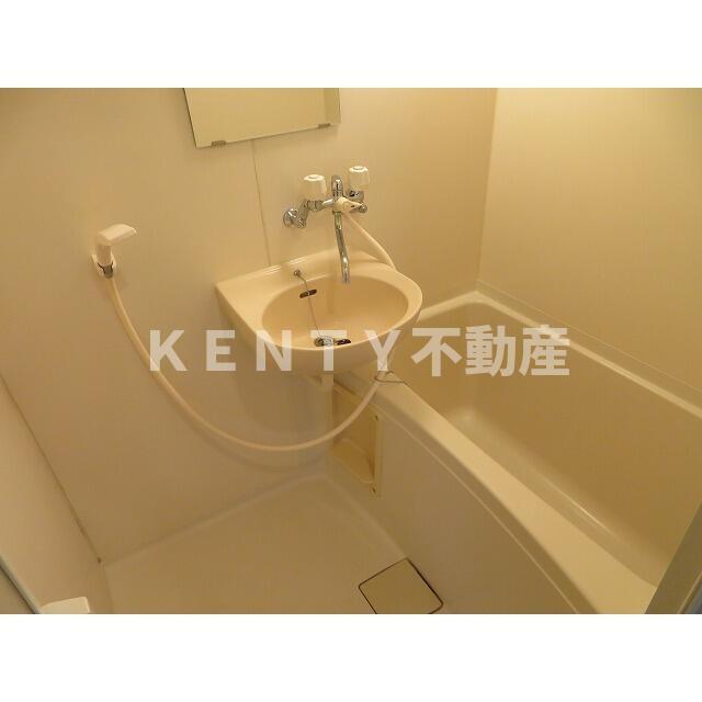 バス・シャワールーム　ゆったり過ごせるお風呂です