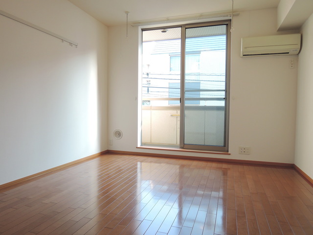 居室・リビング　★明るいお部屋です★