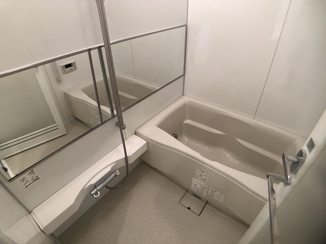 バス・シャワールーム　※別部屋の参考写真です。