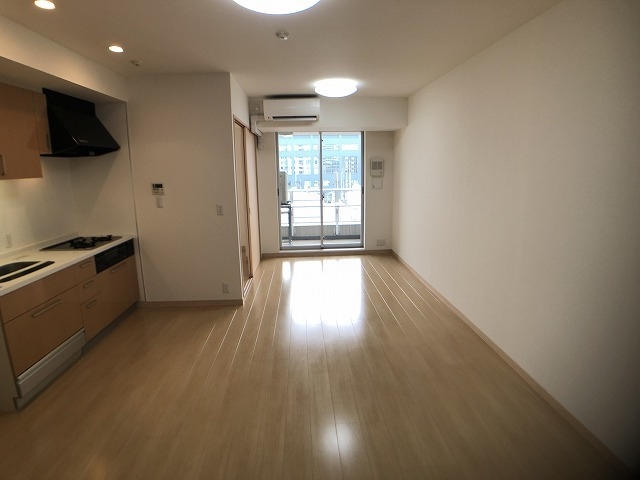 居室・リビング　※別部屋の参考写真です。