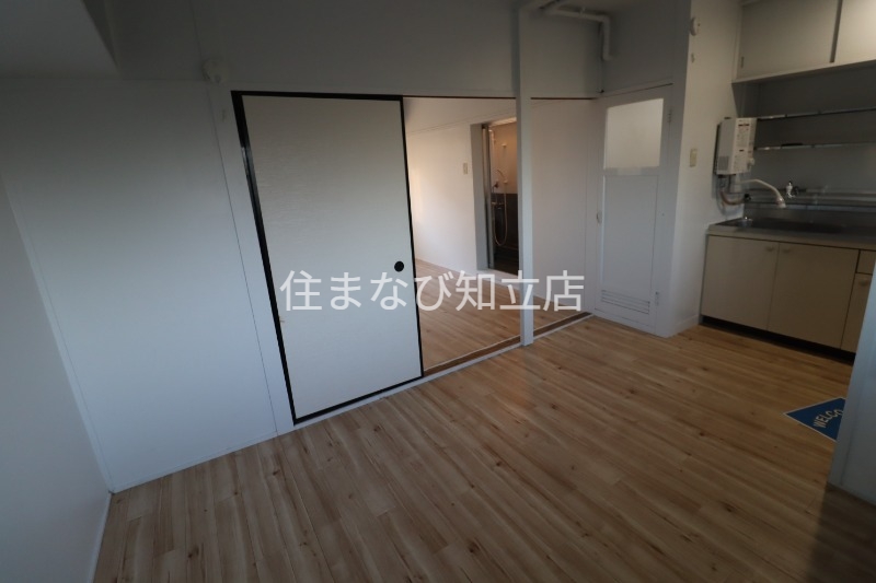 居室・リビング　同型別部屋写真