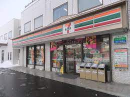 コンビニ　セブンイレブン札幌北6条店（コンビニ）まで405m