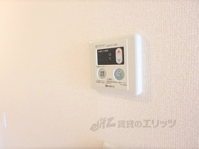 その他設備　給湯器リモコン