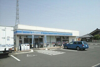 コンビニ　ローソン高松鹿角店様（コンビニ）まで400m