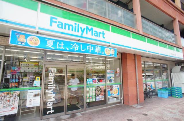 コンビニ　ファミリーマート 千早5丁目店（コンビニ）まで295m