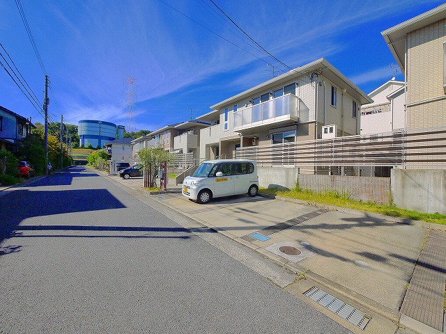 駐車場　駐車場に車を止められます